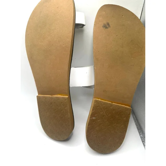 Kino White Leather sandals Sz 7 women's silver Buckle Toe Ring Sandals - Picture 7 of 7